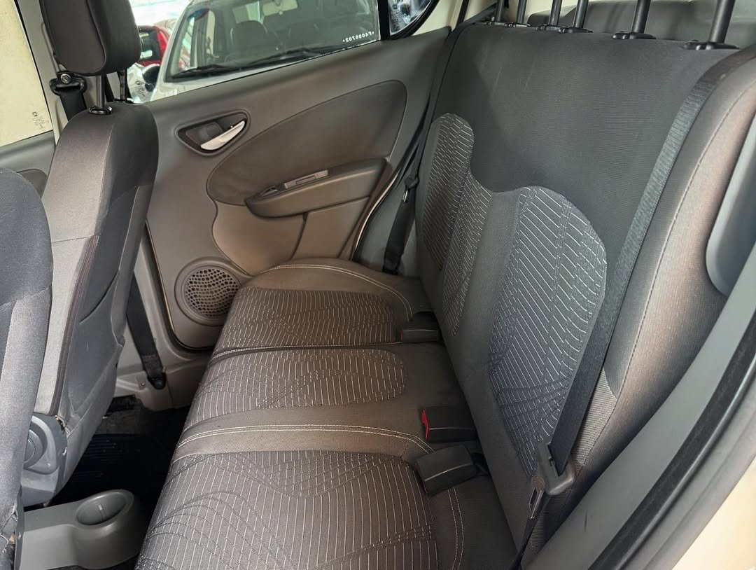 FIAT PALIO ATRACTIVE 1.4 2015