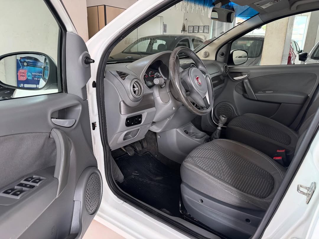 FIAT PALIO ATRACTIVE 1.4 2015