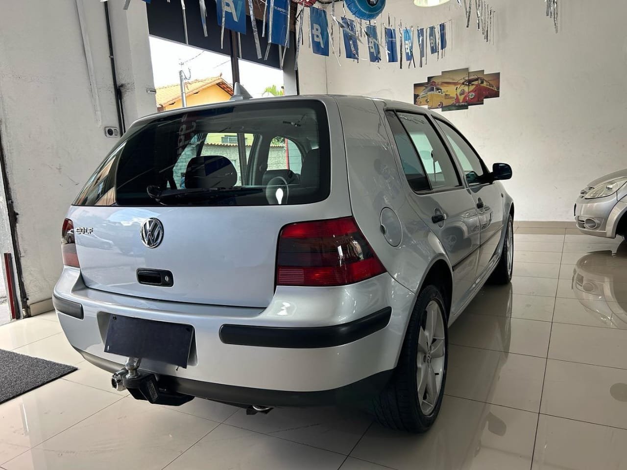 VOLKSWGEM GOLF 1.6 MI 8V